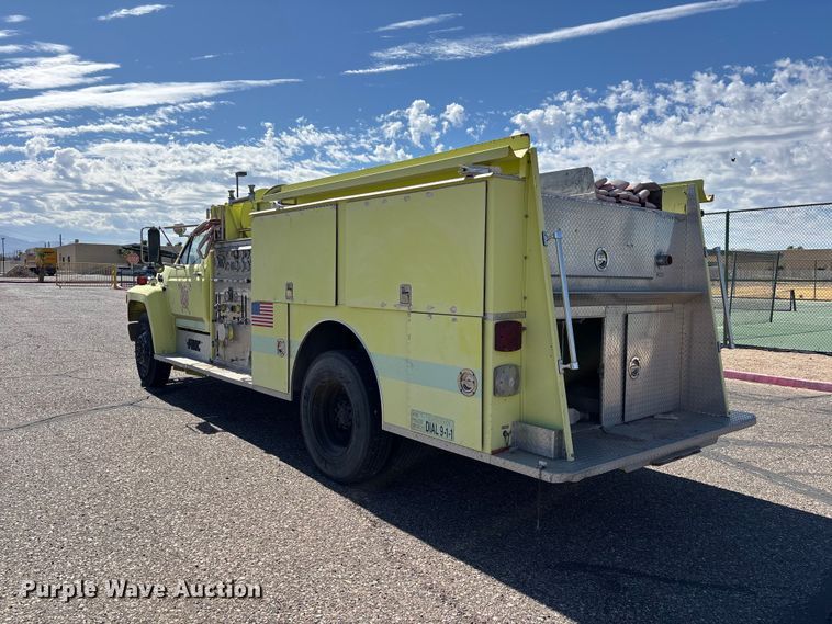 image for item ER7677 1987 Ford F800 fire truck