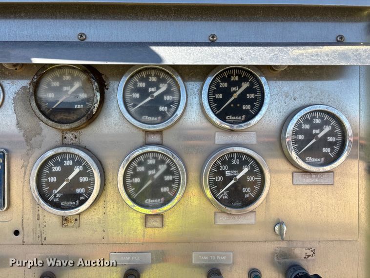image for item ER7677 1987 Ford F800 fire truck