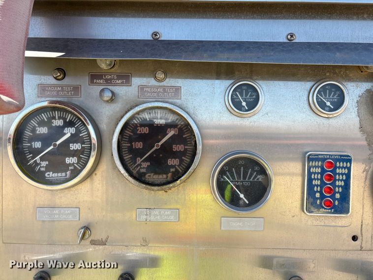 image for item ER7677 1987 Ford F800 fire truck