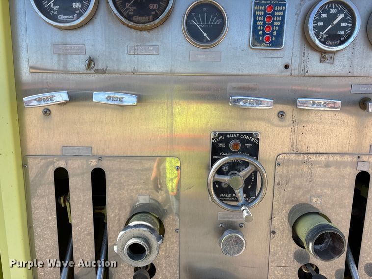 image for item ER7677 1987 Ford F800 fire truck
