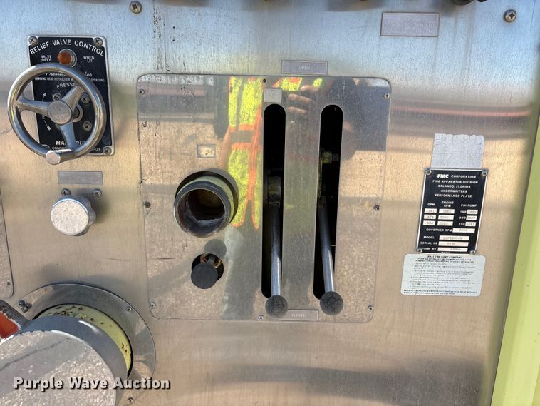 image for item ER7677 1987 Ford F800 fire truck