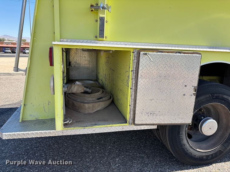 image for item ER7677 1987 Ford F800 fire truck
