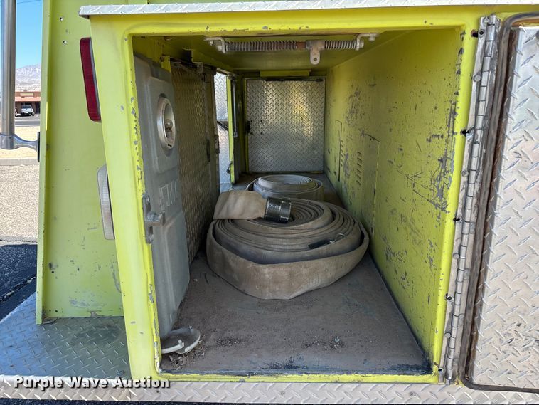image for item ER7677 1987 Ford F800 fire truck
