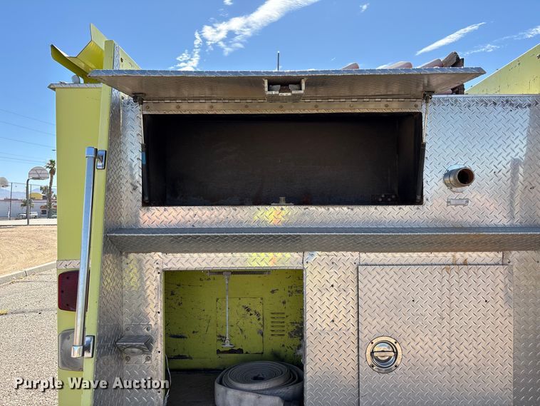 image for item ER7677 1987 Ford F800 fire truck