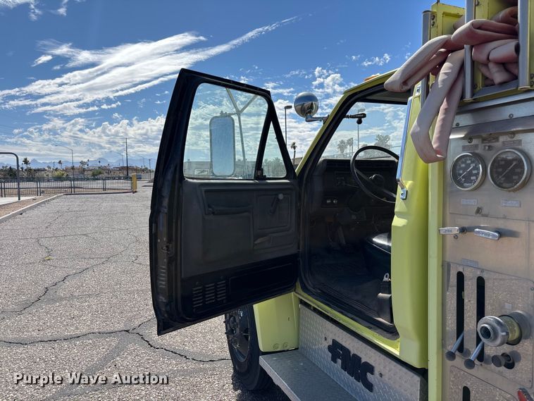 image for item ER7677 1987 Ford F800 fire truck