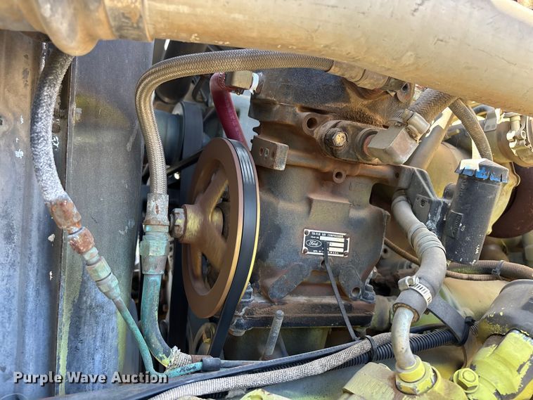 image for item ER7677 1987 Ford F800 fire truck