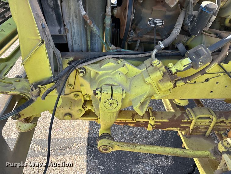 image for item ER7677 1987 Ford F800 fire truck