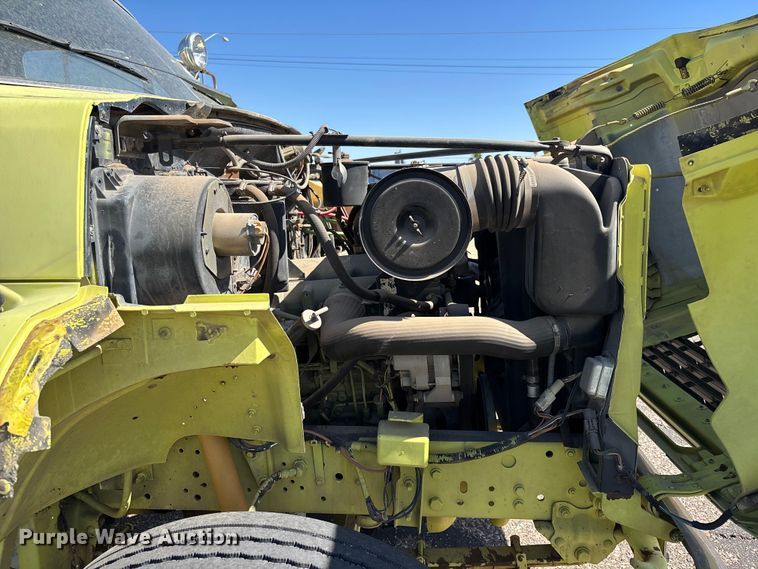 image for item ER7677 1987 Ford F800 fire truck