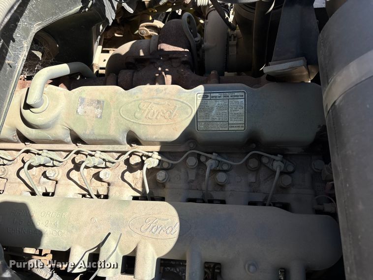 image for item ER7677 1987 Ford F800 fire truck