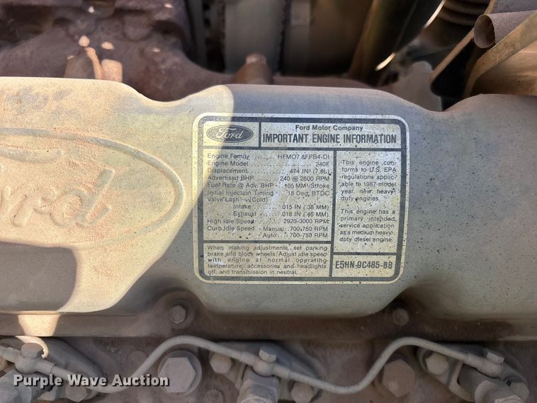 image for item ER7677 1987 Ford F800 fire truck