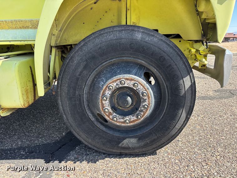 image for item ER7677 1987 Ford F800 fire truck