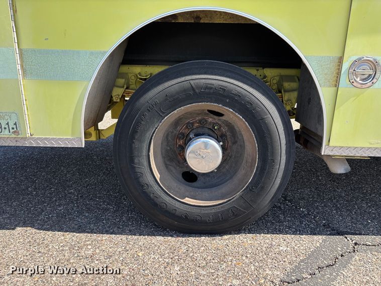 image for item ER7677 1987 Ford F800 fire truck