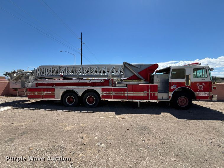 image for item ER7678 1987 Sutphen TS-100 ladder fire truck