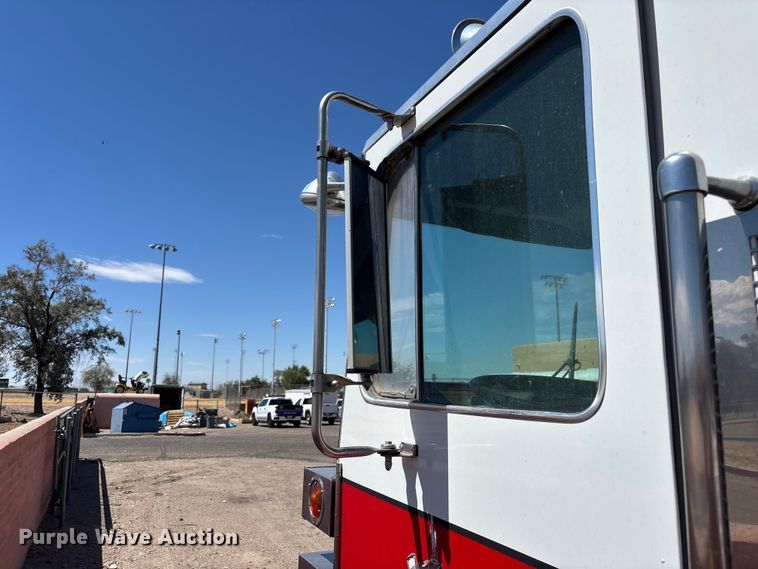 image for item ER7678 1987 Sutphen TS-100 ladder fire truck