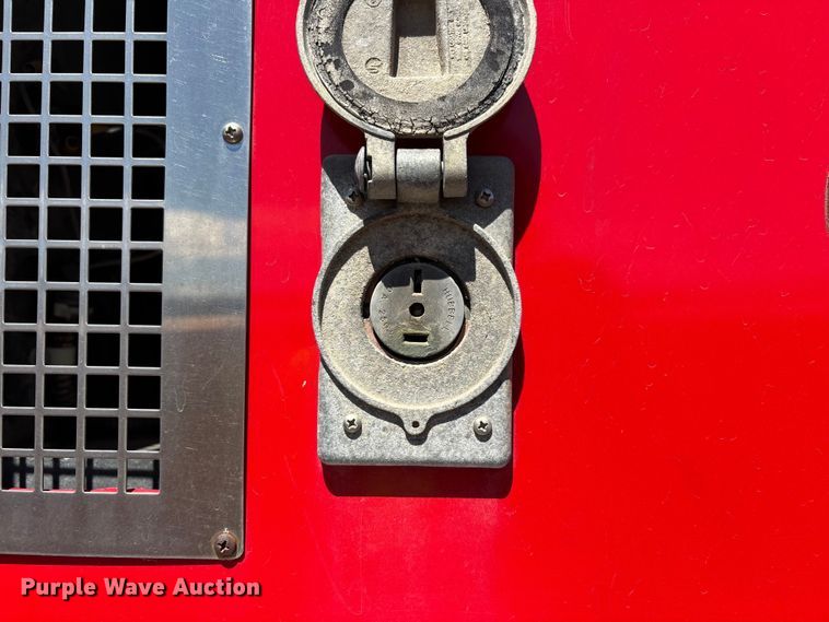 image for item ER7678 1987 Sutphen TS-100 ladder fire truck
