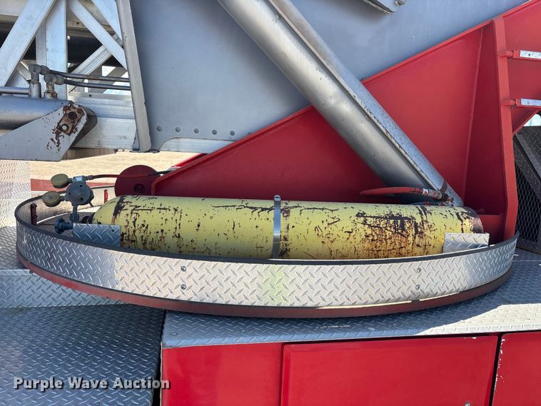 image for item ER7678 1987 Sutphen TS-100 ladder fire truck