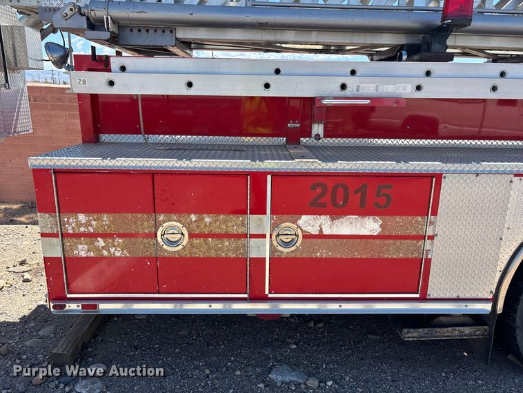 image for item ER7678 1987 Sutphen TS-100 ladder fire truck