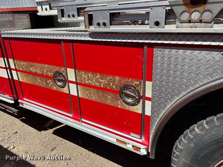 image for item ER7678 1987 Sutphen TS-100 ladder fire truck