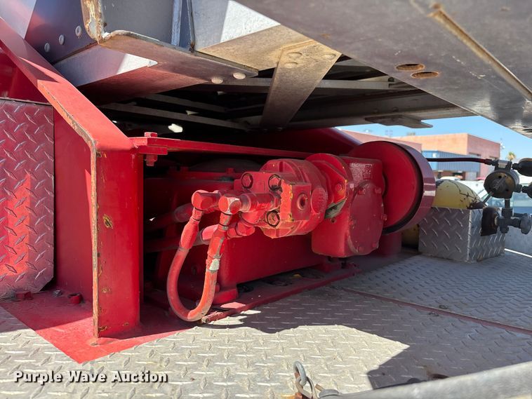 image for item ER7678 1987 Sutphen TS-100 ladder fire truck