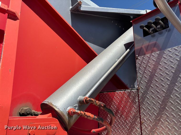 image for item ER7678 1987 Sutphen TS-100 ladder fire truck
