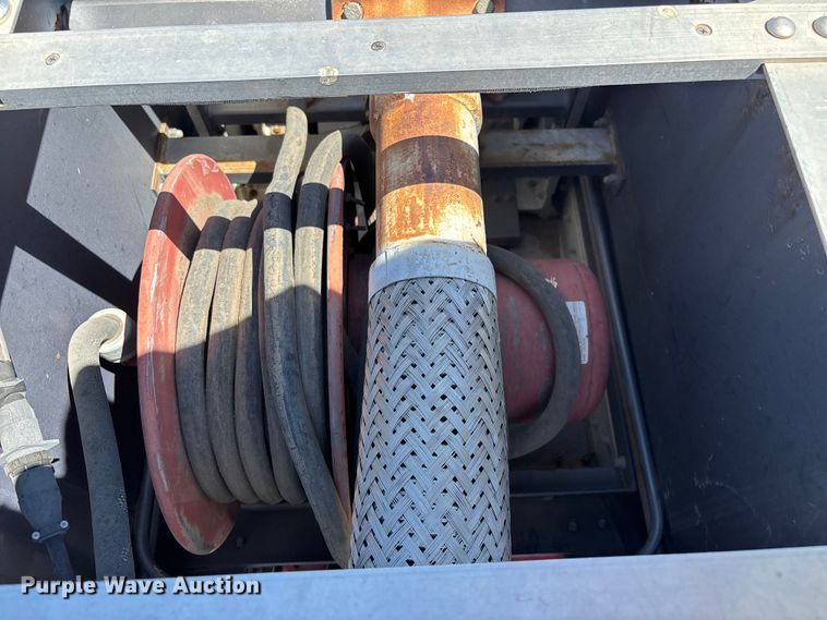 image for item ER7678 1987 Sutphen TS-100 ladder fire truck