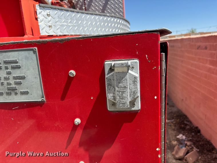 image for item ER7678 1987 Sutphen TS-100 ladder fire truck