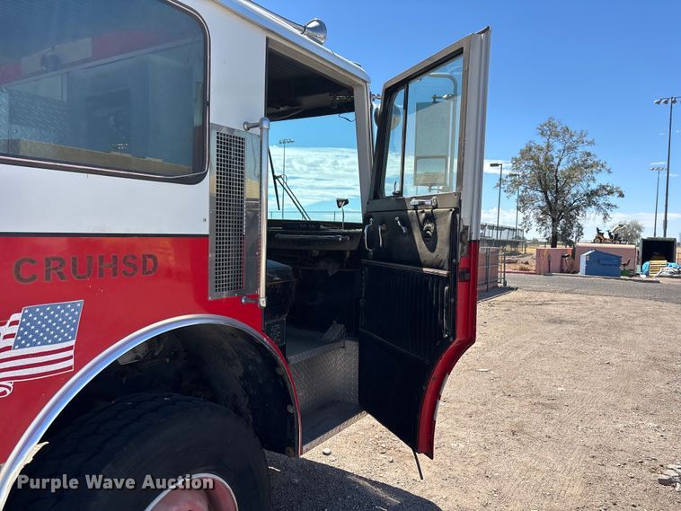 image for item ER7678 1987 Sutphen TS-100 ladder fire truck