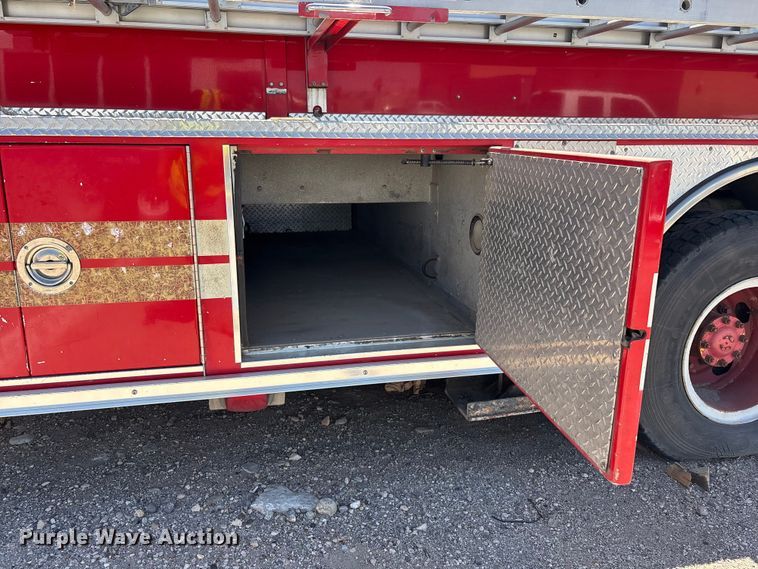 image for item ER7678 1987 Sutphen TS-100 ladder fire truck