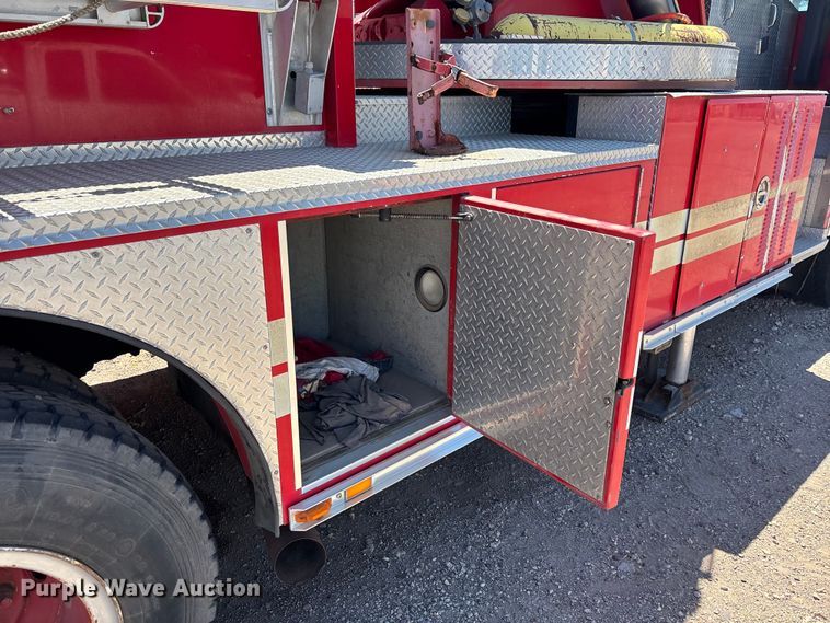 image for item ER7678 1987 Sutphen TS-100 ladder fire truck
