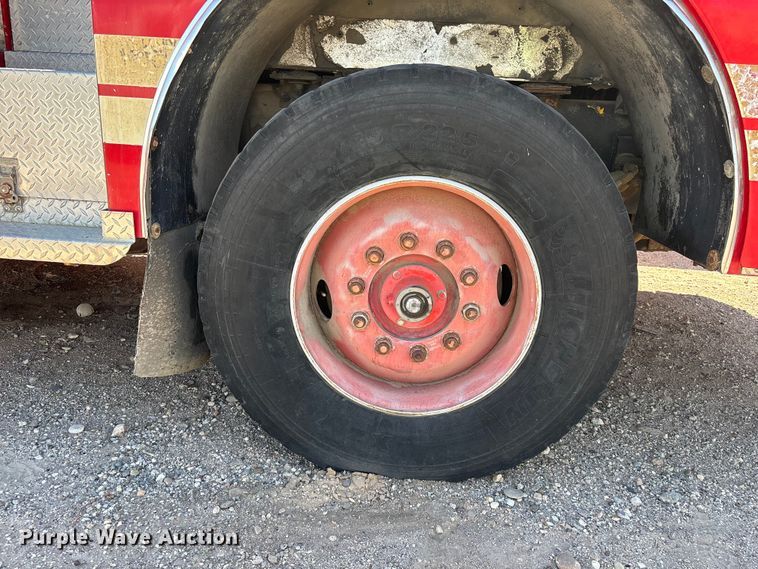 image for item ER7678 1987 Sutphen TS-100 ladder fire truck