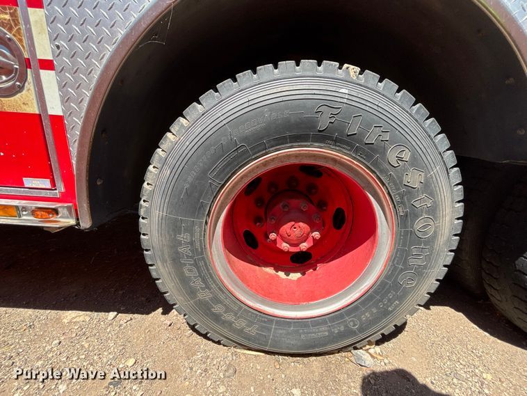 image for item ER7678 1987 Sutphen TS-100 ladder fire truck