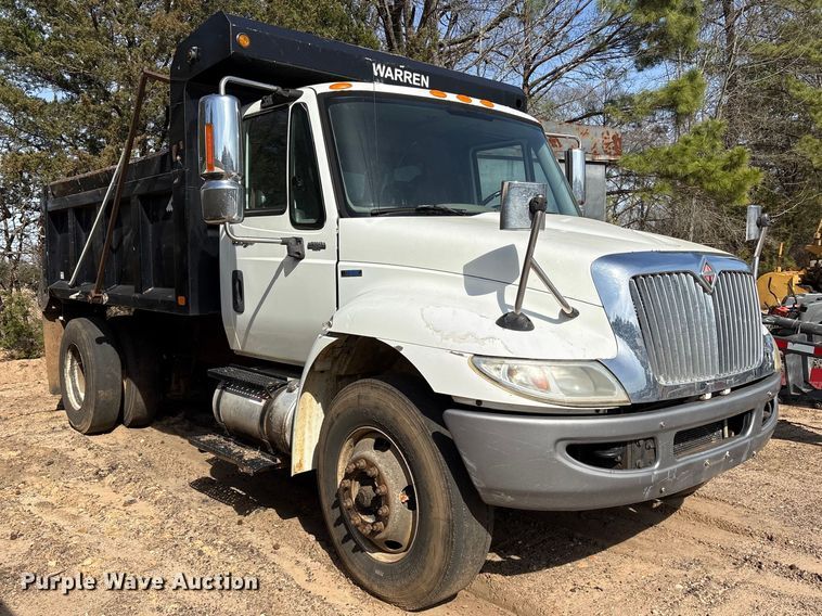 image for item ES8600 2011 International 4400 dump truck