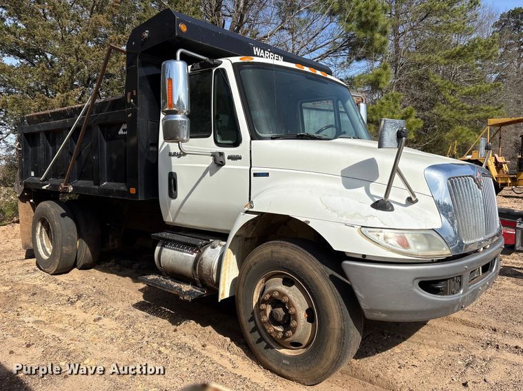 image for item ES8600 2011 International 4400 dump truck