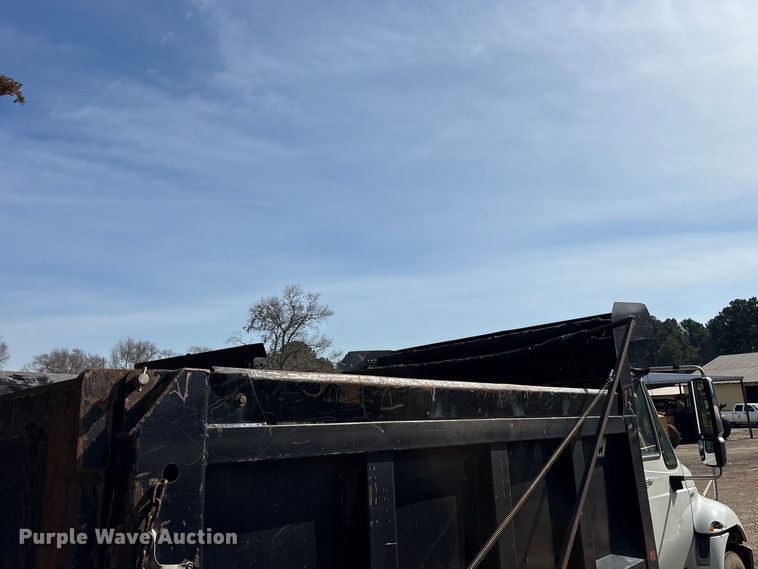 image for item ES8600 2011 International 4400 dump truck