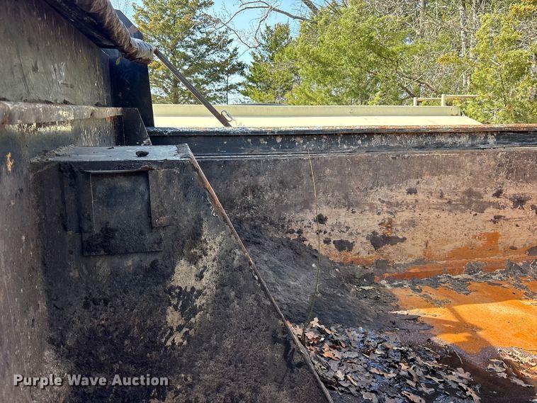 image for item ES8600 2011 International 4400 dump truck