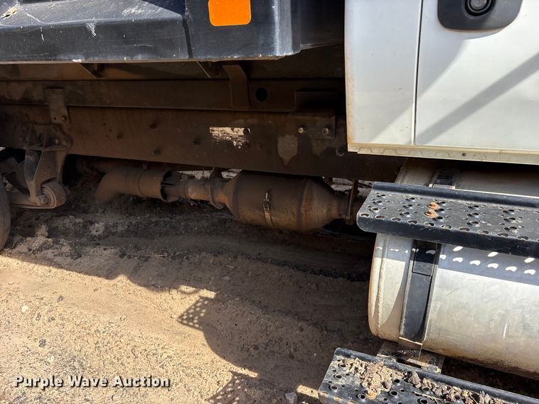 image for item ES8600 2011 International 4400 dump truck