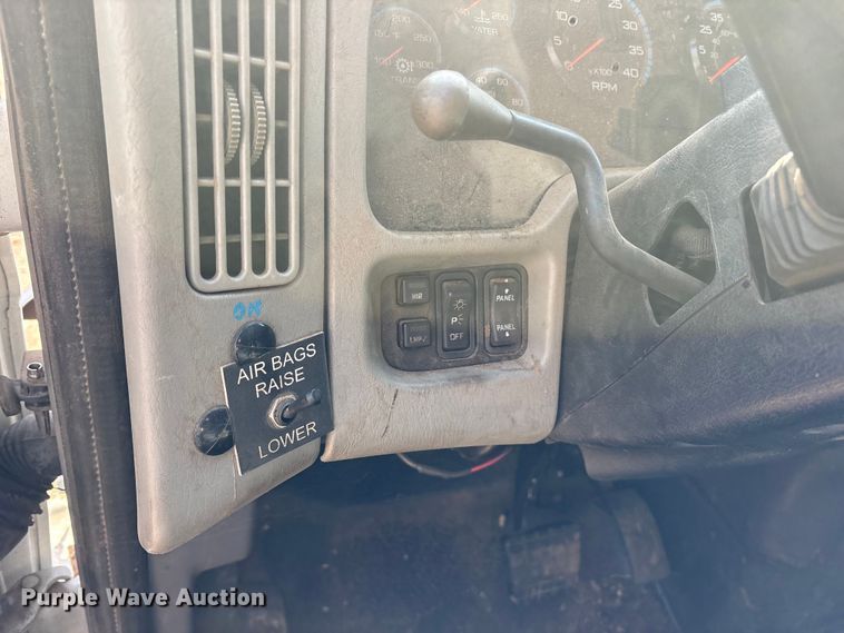 image for item ES8600 2011 International 4400 dump truck