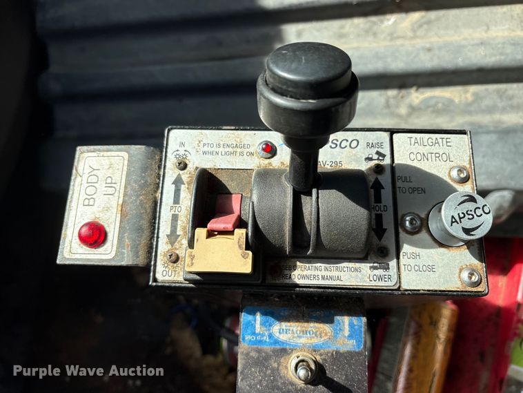 image for item ES8600 2011 International 4400 dump truck