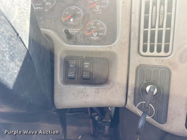 image for item ES8600 2011 International 4400 dump truck