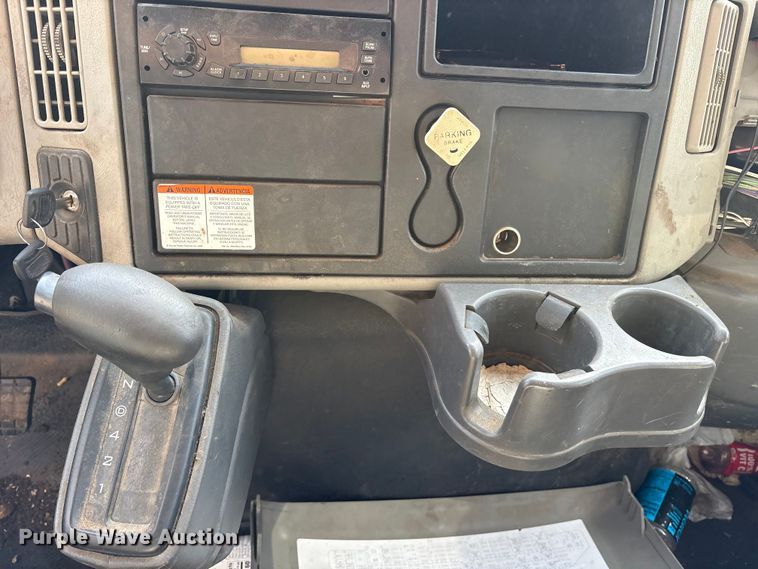 image for item ES8600 2011 International 4400 dump truck