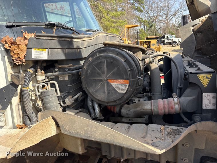 image for item ES8600 2011 International 4400 dump truck