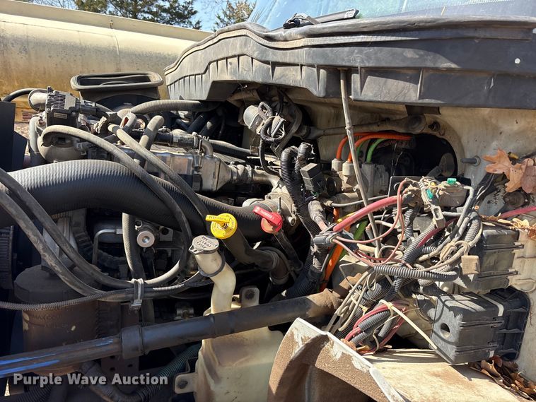 image for item ES8600 2011 International 4400 dump truck