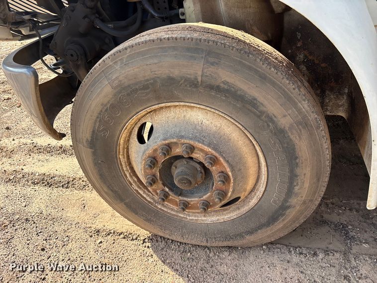 image for item ES8600 2011 International 4400 dump truck