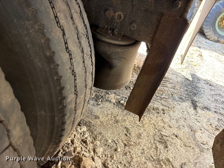 image for item ES8600 2011 International 4400 dump truck