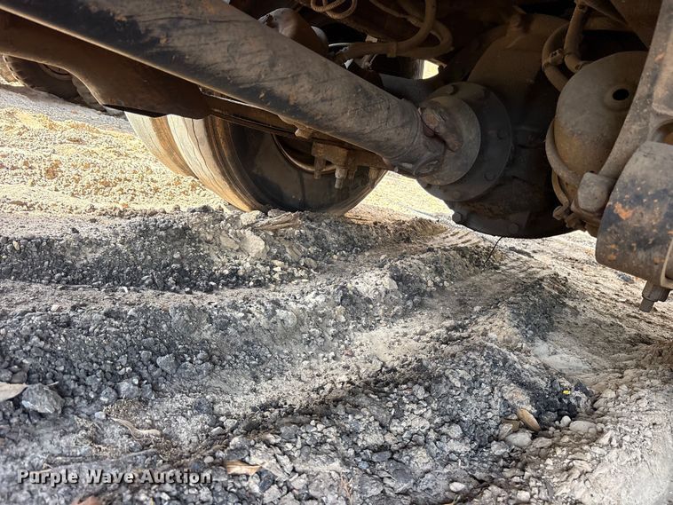 image for item ES8600 2011 International 4400 dump truck