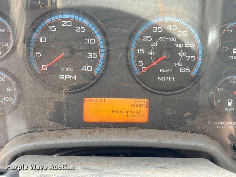 image for item ES8600 2011 International 4400 dump truck