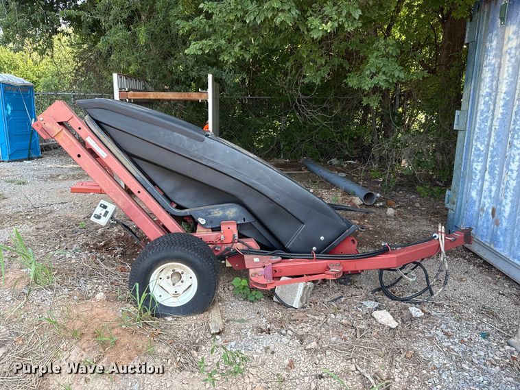 image for item ET6477 Toro Pro Sweep 5200 lawn equipment
