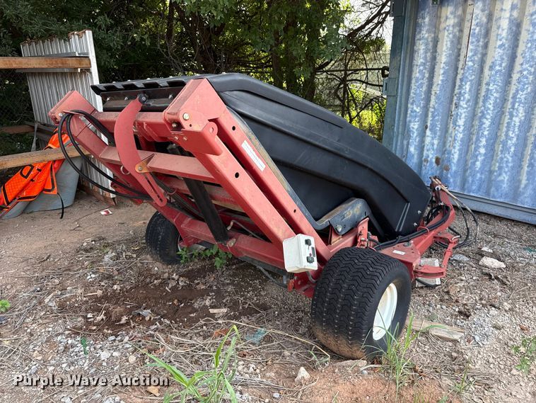 image for item ET6477 Toro Pro Sweep 5200 lawn equipment