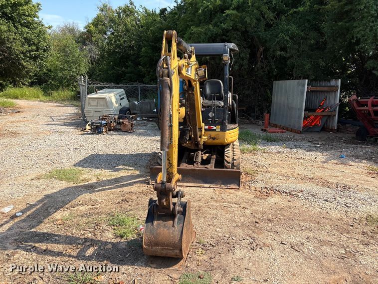 image for item ET6479 2004 Caterpillar 303 mini excavator
