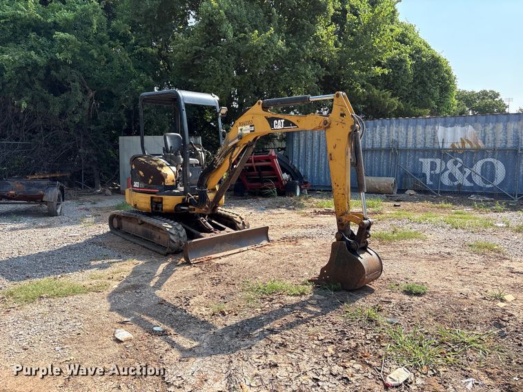 image for item ET6479 2004 Caterpillar 303 mini excavator